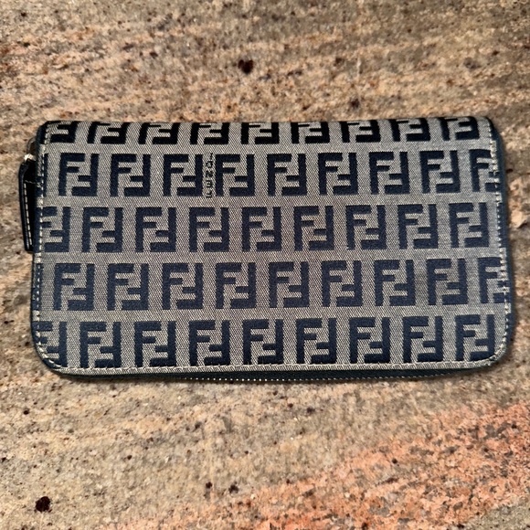 Black and Grey Fendi Clutch/Wallet - Picture 2 of 6